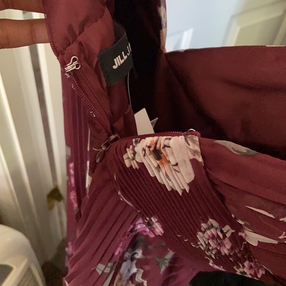 Burgundy Floral Pleated Gown - Picture 6 of 7